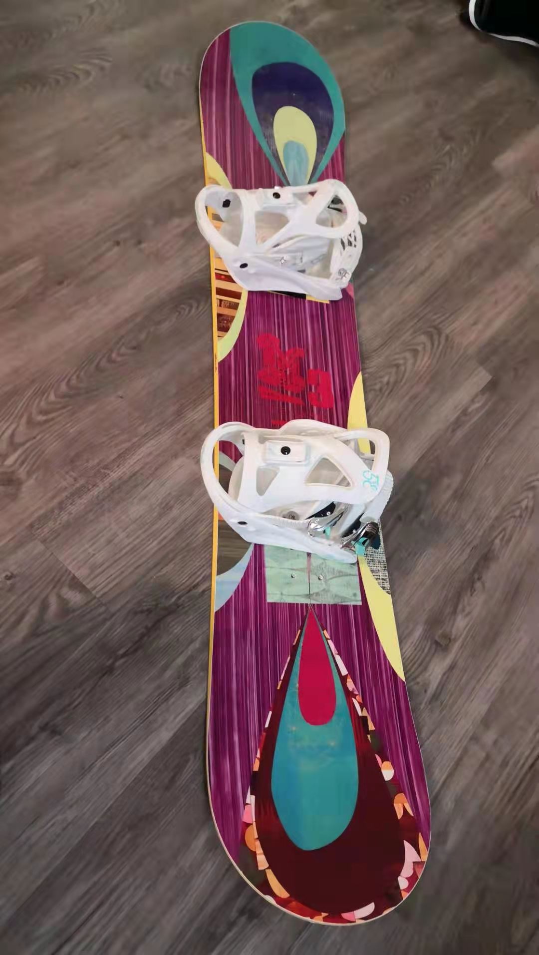 女生滑雪板全套装备（7码靴子）一口价100$                                      